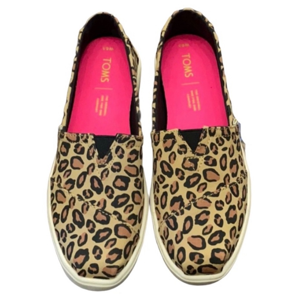 Toms Classic Leopard Printed Canvas Flat Shoe